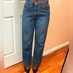 Vintage Classic Straight-Leg Women’s Jeans in Medium Blue
